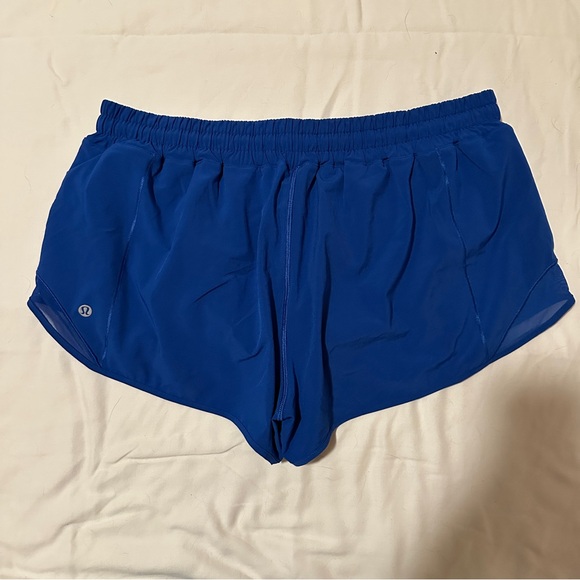 Lululemon Athletica Vibrant Hotty Hot Shorts - Picture 2 of 4